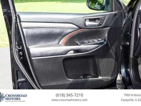 Used 2017 Toyota Highlander Limited w/ Protection Package #3 AWD/4WD image 16