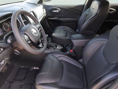 Used 2023 Jeep Cherokee Altitude Lux w/ Lux Elite Package image 12