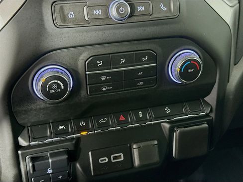 Used 2024 Chevrolet Silverado 1500 Custom Trail Boss w/ LPO, Dark Essentials Package image 17