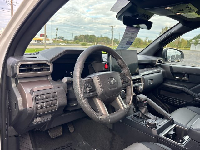 Used 2024 Toyota Tacoma TRD Off-Road AWD/4WD image 10