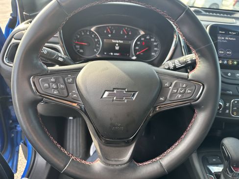 Used 2024 Chevrolet Equinox RS w/ RS Leather Package image 17