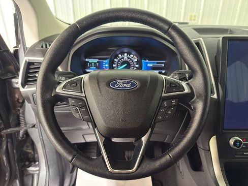 Certified 2023 Ford Edge SEL w/ Convenience Package AWD/4WD image 3