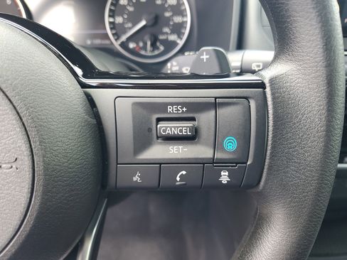 Certified 2022 Nissan Rogue SV image 18