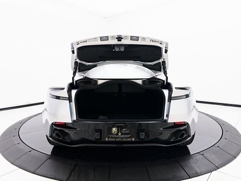 Used 2024 Aston Martin DB12 Coupe image 22