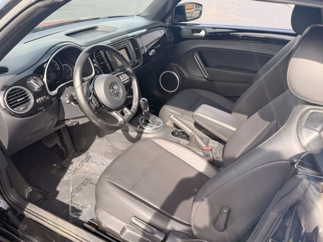 Used 2016 Volkswagen Beetle 1.8T S FWD image 6