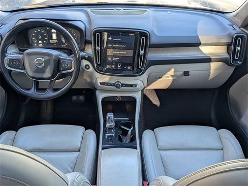 Used 2020 Volvo XC40 T5 Inscription image 15