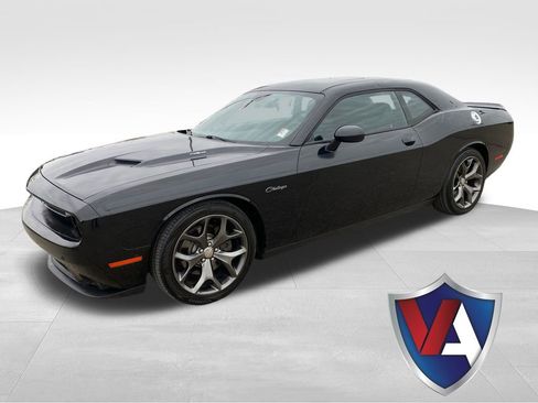 Used 2015 Dodge Challenger R/T Plus image 1