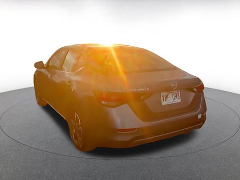 Used 2025 Nissan Sentra SV FWD image 11