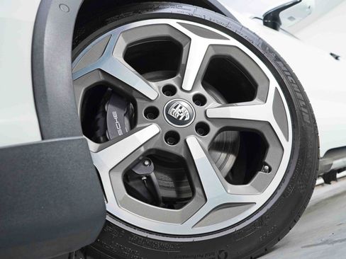 Used 2024 Porsche Taycan 4 Cross Turismo w/ Premium Package image 59