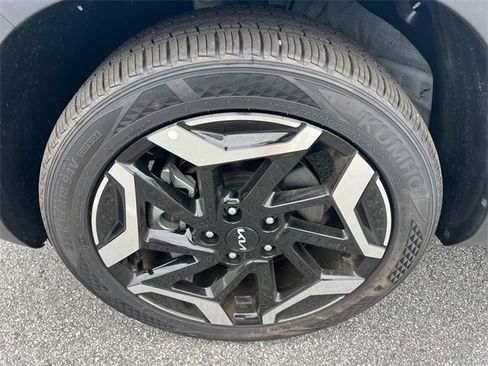 Used 2025 Kia Seltos SX image 11