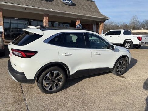 Certified 2023 Ford Escape Platinum w/ Premium Technology Package image 5