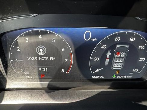Used 2025 Honda Pilot Black Edition image 25