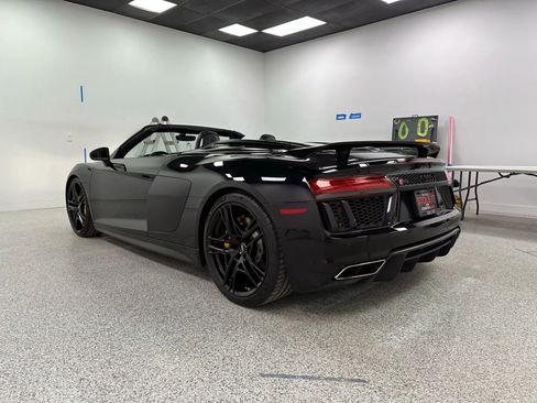 Used 2017 Audi R8 V10 image 12