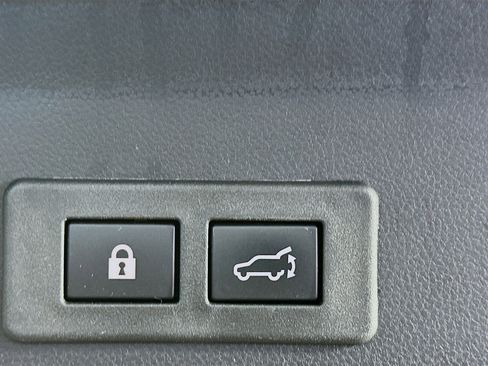 Used 2025 Subaru Ascent Premium image 30