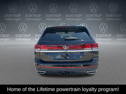 Used 2025 Volkswagen Atlas SE FWD image 4