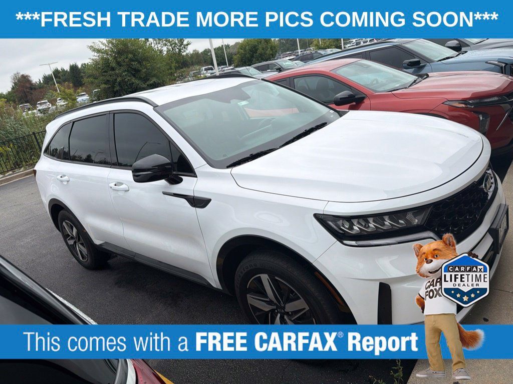 Used 2021 Kia Sorento EX FWD image 3