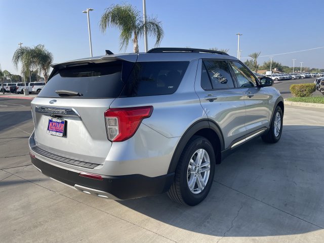Used 2024 Ford Explorer XLT w/ Equipment Group 202A RWD image 8