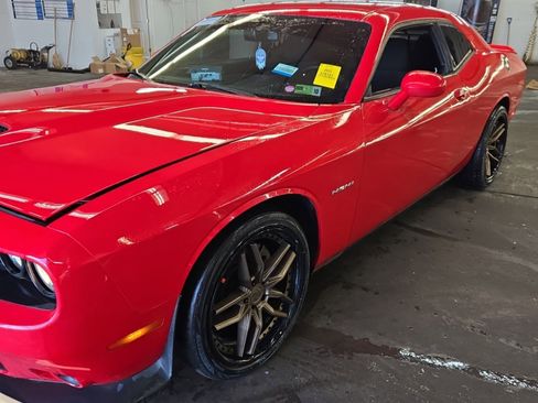 Used 2022 Dodge Challenger R/T image 2