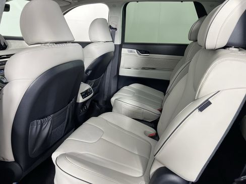 Used 2024 Hyundai Palisade Calligraphy image 30