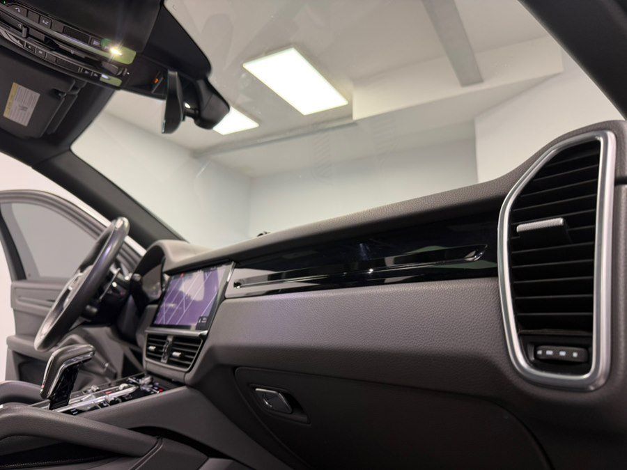 Used 2019 Porsche Cayenne S w/ Premium Plus Package AWD/4WD image 46