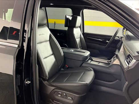 Certified 2023 GMC Yukon Denali w/ Advanced Technology Package image 9