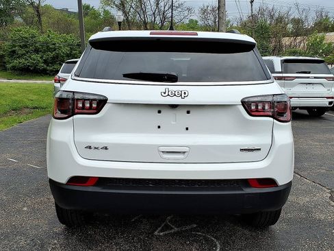 Certified 2024 Jeep Compass Latitude w/ Sun and Sound Group AWD/4WD image 4