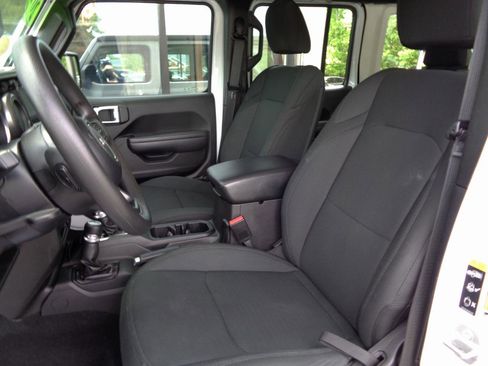 Used 2022 Jeep Wrangler Unlimited Sport AWD/4WD image 11