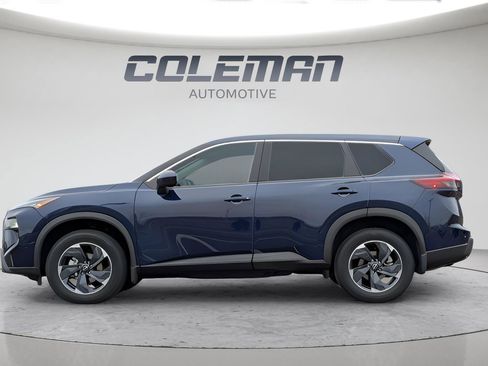 Certified 2026 Nissan Rogue SV AWD/4WD image 8
