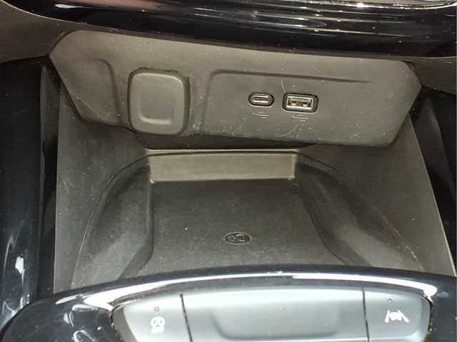Used 2025 Chevrolet Trax ACTIV w/ Sunroof Package FWD image 22