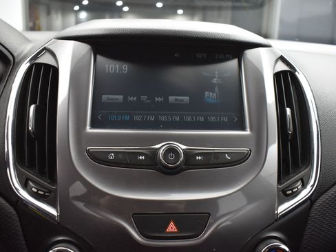 Used 2017 Chevrolet Cruze LT image 12