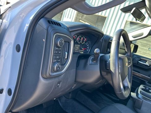 Used 2022 Chevrolet Silverado 1500 LT AWD/4WD image 15