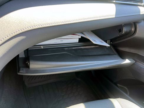Used 2022 Toyota Camry LE AWD/4WD image 33