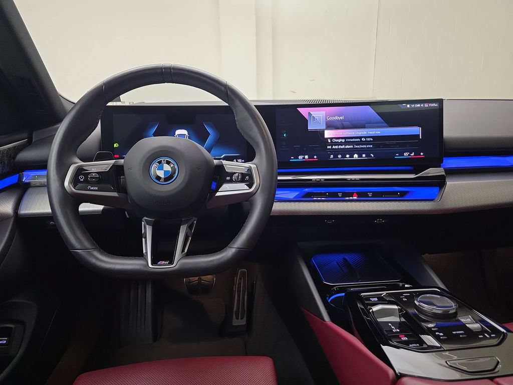 Certified 2025 BMW i5 M60 w/ M Sport Package AWD/4WD image 28