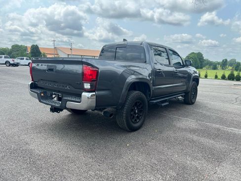 Used 2022 Toyota Tacoma SR5 RWD image 3