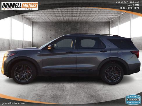 Used 2025 Ford Explorer ST-Line w/ ST-Line Street Pack image 8