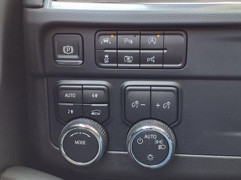 Used 2025 Chevrolet Tahoe LT AWD/4WD image 27