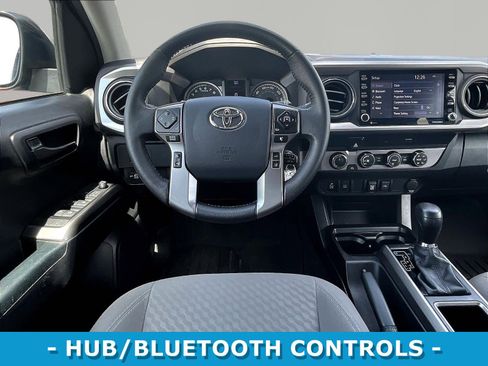 Used 2020 Toyota Tacoma SR5 w/ Technology Package AWD/4WD image 9