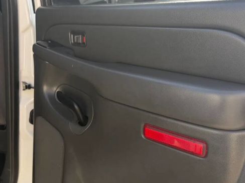 Used 2007 GMC Sierra 2500 SL w/ Heavy-Duty Power Package image 22