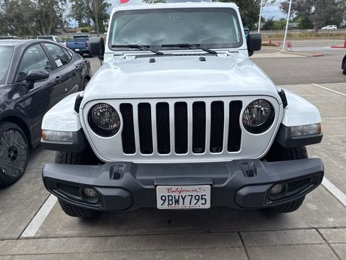 Used 2022 Jeep Wrangler Unlimited Sahara image 8