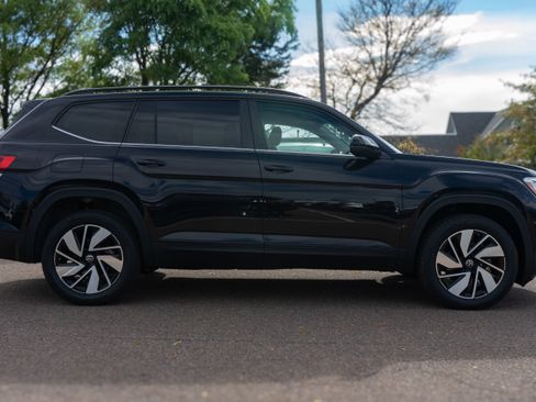 New 2026 Volkswagen Atlas SE image 7