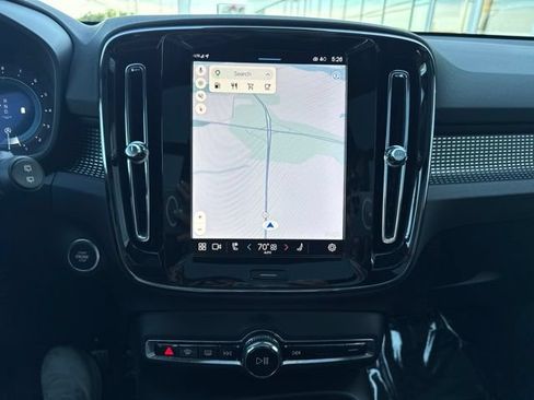 Certified 2025 Volvo XC40 B5 Plus AWD/4WD image 25