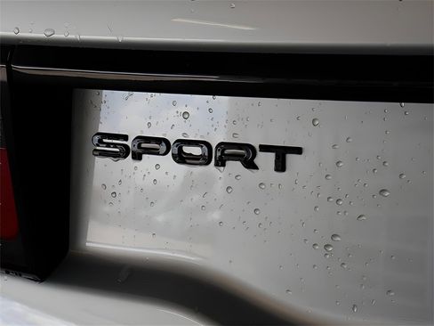 New 2025 Land Rover Discovery Sport Dynamic SE image 10