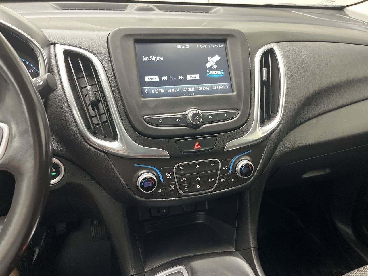 Used 2018 Chevrolet Equinox LT AWD/4WD image 16