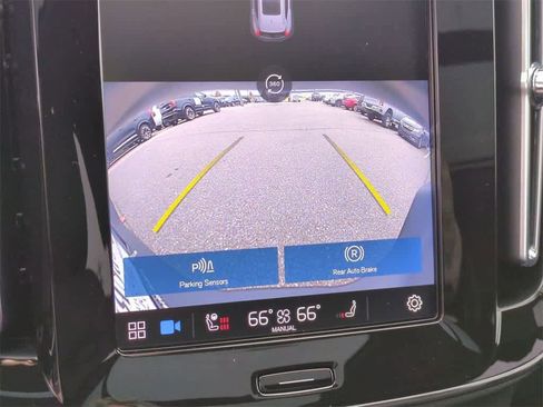 Used 2023 Volvo XC40 B5 Ultimate w/ Protection Package Premier image 22