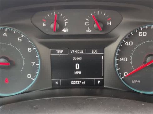 Used 2018 Chevrolet Equinox LT image 31