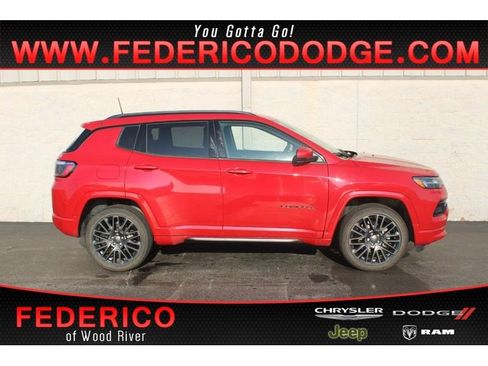 Used 2022 Jeep Compass Limited image 1