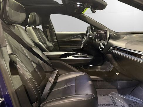 Used 2024 Cadillac Lyriq Tech image 16