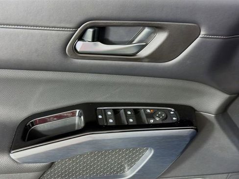 Used 2024 Nissan Pathfinder SL w/ SL Premium Package FWD image 21