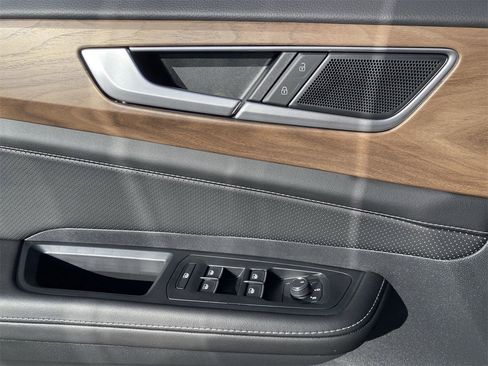 New 2026 Volkswagen Atlas SE image 17