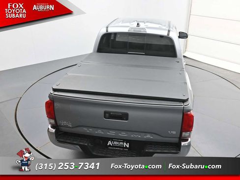 Used 2021 Toyota Tacoma SR5 AWD/4WD image 27